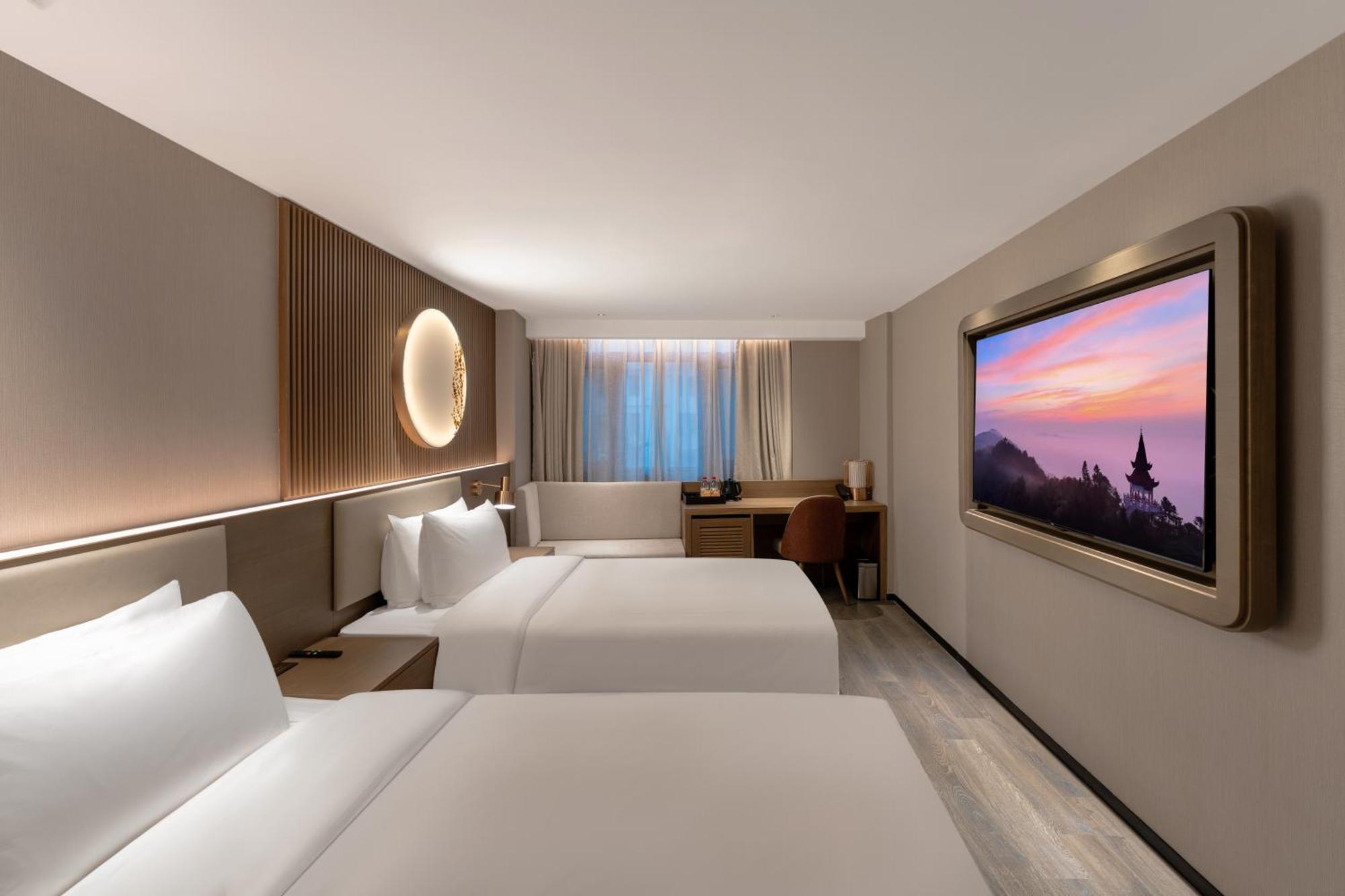 Hotel Crystal Orange Safari Park